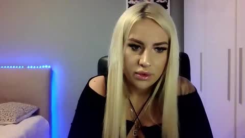 BlondLeyla online show from November 2025 07:43:02 AM