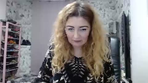 Snapshot of blondmilfs chatting on January 2025 09:05:02 PM BlondMILfs online show from January 2025 09:05:02 PM