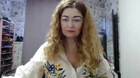 Snapshot of blondmilfs chatting on January 2025 11:34:02 AM BlondMILfs online show from January 2025 11:34:02 AM