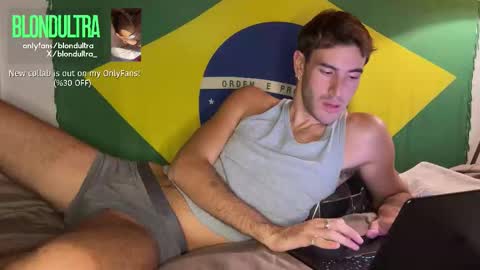 Snapshot of blondultra chatting on September 2025 08:44:02 PM blondultra online show from September 2025 08:44:02 PM