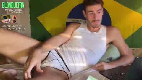 Snapshot of blondultra chatting on October 2025 02:36:02 PM blondultra online show from October 2025 02:36:02 PM