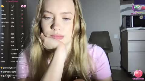 Snapshot of blondy_banny chatting on March 2026 11:27:01 AM Blondy bunny online show from March 2026 11:27:01 AM