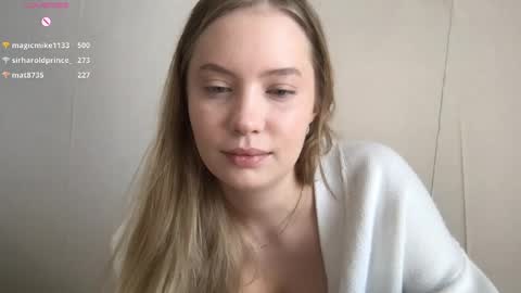 Snapshot of blondy_banny chatting on April 2026 03:24:01 AM Blondy bunny online show from April 2026 03:24:01 AM