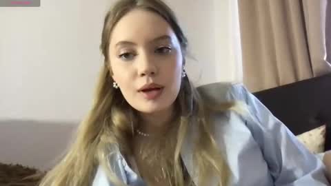 Snapshot of blondy_banny chatting on April 2026 11:14:01 AM Blondy bunny online show from April 2026 11:14:01 AM