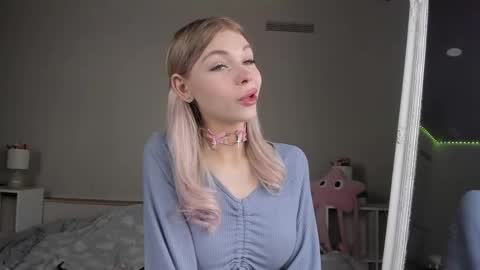 blondy_fina online show from March 2026 07:03:01 AM