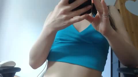 Snapshot of blondyelena chatting on June 2026 06:00:01 AM blondyelena online show from June 2026 06:00:01 AM
