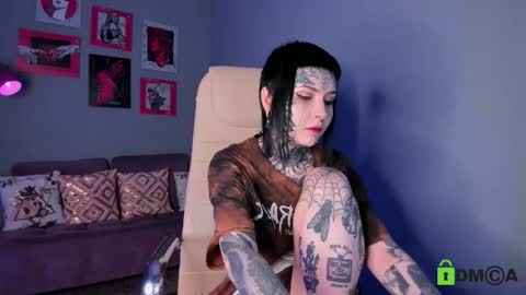 Snapshot of blood__mary chatting on May 2026 12:11:02 PM Mary online show from May 2026 12:11:02 PM