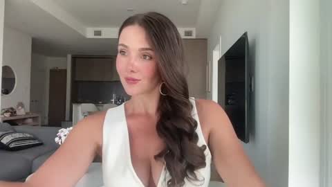 Snapshot of bloomyogi chatting on June 2026 08:57:01 PM Emma Bloom online show from June 2026 08:57:01 PM