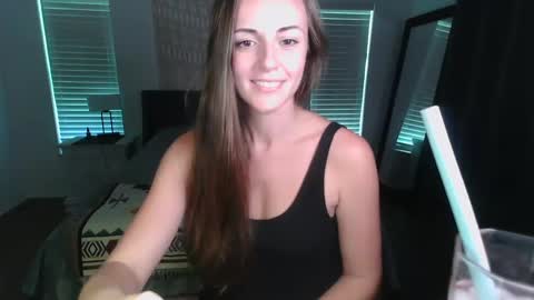 Snapshot of blowjobboss chatting on September 2025 05:34:02 PM Sarah Zee online show from September 2025 05:34:02 PM