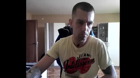 Runaway online show from November 2025 02:19:02 PM