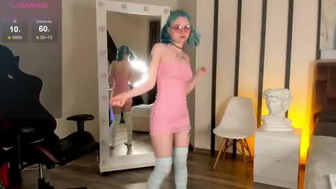 Snapshot of blue_nymph1 chatting on January 2025 11:03:02 AM Alice online show from January 2025 11:03:02 AM