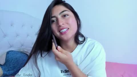 Snapshot of blue_petite chatting on March 2026 07:30:01 PM Linda online show from March 2026 07:30:01 PM