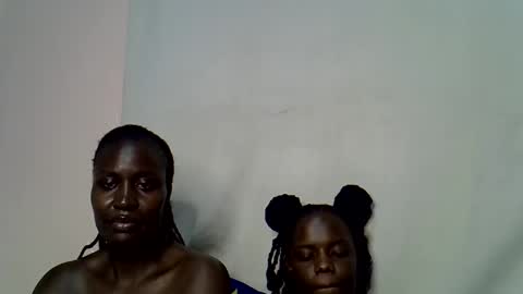 blue_savagee online show from October 2025 06:43:01 PM