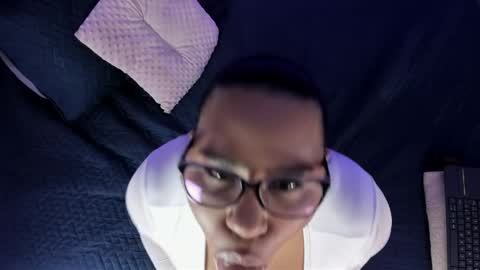 Snapshot of blue_stylee chatting on May 2026 10:39:01 PM Eli online show from May 2026 10:39:01 PM