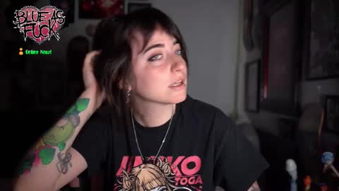 Blue online show from October 2025 01:17:02 AM