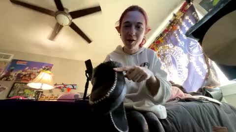 Snapshot of bluebloodednorsewitch chatting on February 2025 08:00:01 PM bluebloodednorsewitch online show from February 2025 08:00:01 PM