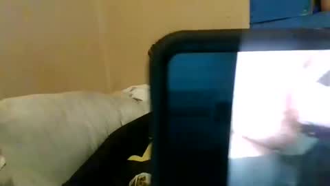 Snapshot of bluedemoneyes1986 chatting on February 2025 04:08:02 AM bluedemoneyes1986 online show from February 2025 04:08:02 AM