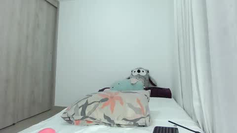 bluediamond_ online show from February 2025 03:45:02 AM