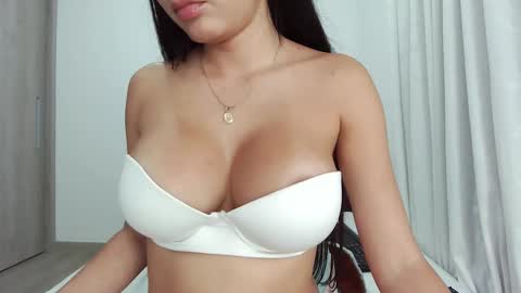 bluediamond_ online show from February 2025 09:21:01 AM