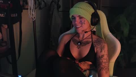 Blue online show from January 2025 05:13:02 AM