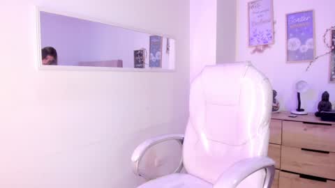 Snapshot of bluee_hazell chatting on February 2025 03:21:01 PM online show from February 2025 03:21:01 PM