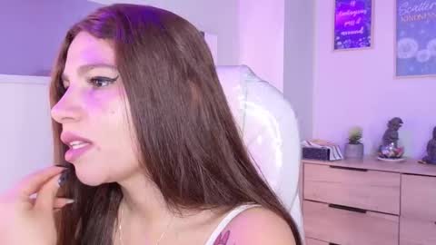 Snapshot of bluee_hazell chatting on October 2025 06:01:01 PM online show from October 2025 06:01:01 PM