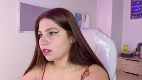 Snapshot of bluee_hazell chatting on June 2026 11:56:02 AM online show from June 2026 11:56:02 AM