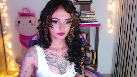 Snapshot of bluee_v chatting on March 2026 02:26:01 AM Im Abril .. Nice to meet you thumb up me please its important INDEPENDENT MODEL online show from March 2026 02:26:01 AM