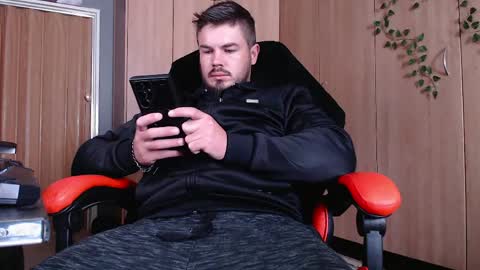 blueeyeboy0 online show from June 2026 07:44:01 AM