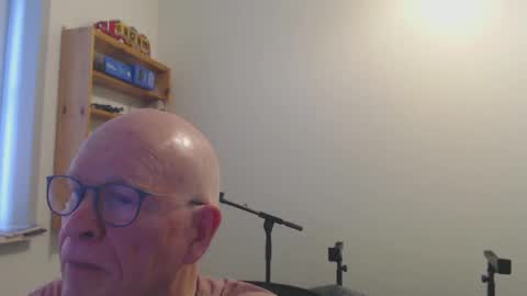 Snapshot of blueeyesn8 chatting on December 2024 09:52:02 AM blueeyesn8 online show from December 2024 09:52:02 AM