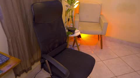 FLORAA online show from April 2026 03:02:02 PM