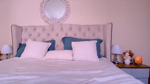 FLORAA online show from December 2025 01:16:02 PM