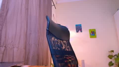 FLORAA online show from December 2025 07:05:01 AM