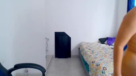 Snapshot of blumbum chatting on November 2025 08:30:01 PM Hey guysI am BrendaWelcome my room online show from November 2025 08:30:01 PM