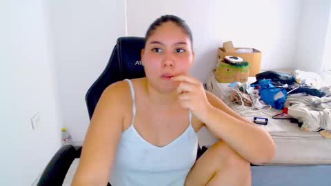 Snapshot of blumbum chatting on December 2025 08:07:02 PM Hey guysI am BrendaWelcome my room online show from December 2025 08:07:02 PM