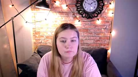 Ellie3 online show from December 2024 07:36:01 PM