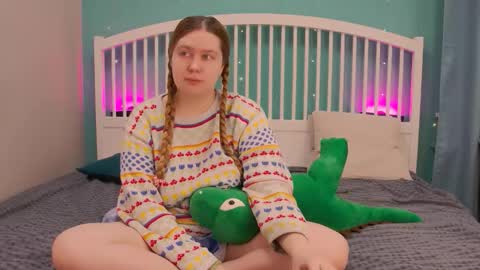 Ellie3 online show from November 2025 08:58:02 PM