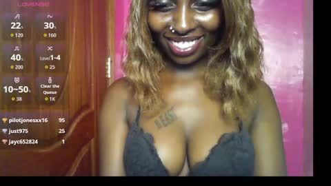 Snapshot of blushbelle chatting on April 2026 01:38:02 PM Belle online show from April 2026 01:38:02 PM