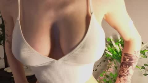 Dolores online show from April 2026 06:08:01 AM