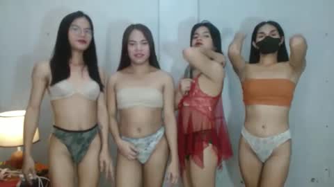 Snapshot of blythe_show chatting on February 2025 12:22:02 PM blythe_show online show from February 2025 12:22:02 PM