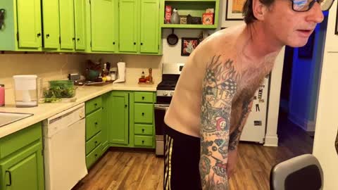 Snapshot of bnczuperzexy chatting on April 2026 01:52:02 AM ZuperZexyZounds online show from April 2026 01:52:02 AM