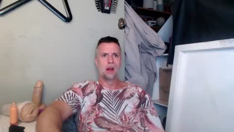 Snapshot of bobberman78 chatting on June 2026 01:47:02 AM Dan online show from June 2026 01:47:02 AM