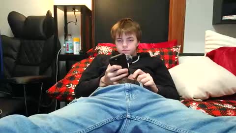 Snapshot of bobby72738 chatting on November 2025 02:43:01 AM bobby72738 online show from November 2025 02:43:01 AM