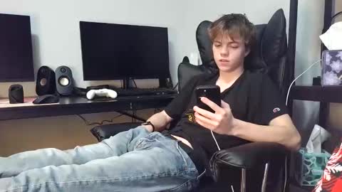 Snapshot of bobby72738 chatting on November 2025 04:34:02 AM bobby72738 online show from November 2025 04:34:02 AM