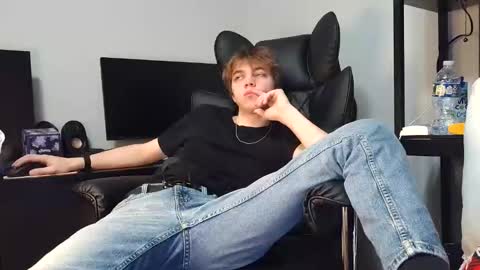 Snapshot of bobby72738 chatting on November 2025 04:59:02 AM bobby72738 online show from November 2025 04:59:02 AM