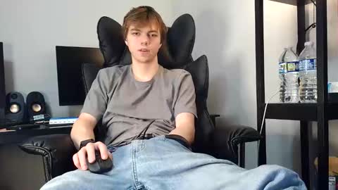 Snapshot of bobby72738 chatting on December 2025 04:54:01 AM bobby72738 online show from December 2025 04:54:01 AM