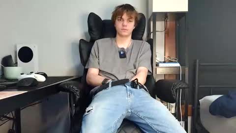 Snapshot of bobby72738 chatting on December 2025 03:34:01 AM bobby72738 online show from December 2025 03:34:01 AM