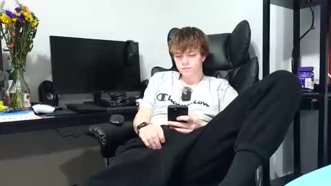 Snapshot of bobby72738 chatting on February 2026 03:33:01 AM bobby72738 online show from February 2026 03:33:01 AM