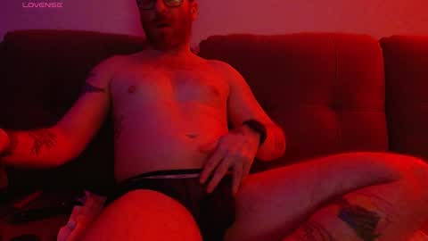 Snapshot of bobbyenglish69 chatting on November 2025 08:28:02 AM Bobby English online show from November 2025 08:28:02 AM