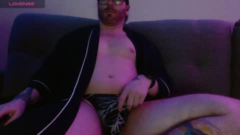 Snapshot of bobbyenglish69 chatting on April 2026 05:19:01 AM Bobby English online show from April 2026 05:19:01 AM